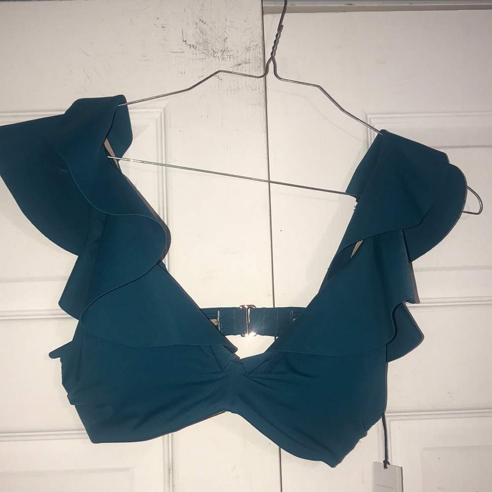 NWT Shade & Shore Ruffled Swim Top